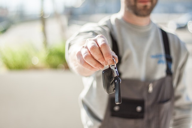 Selecting professional locksmith - Lockmith Pros